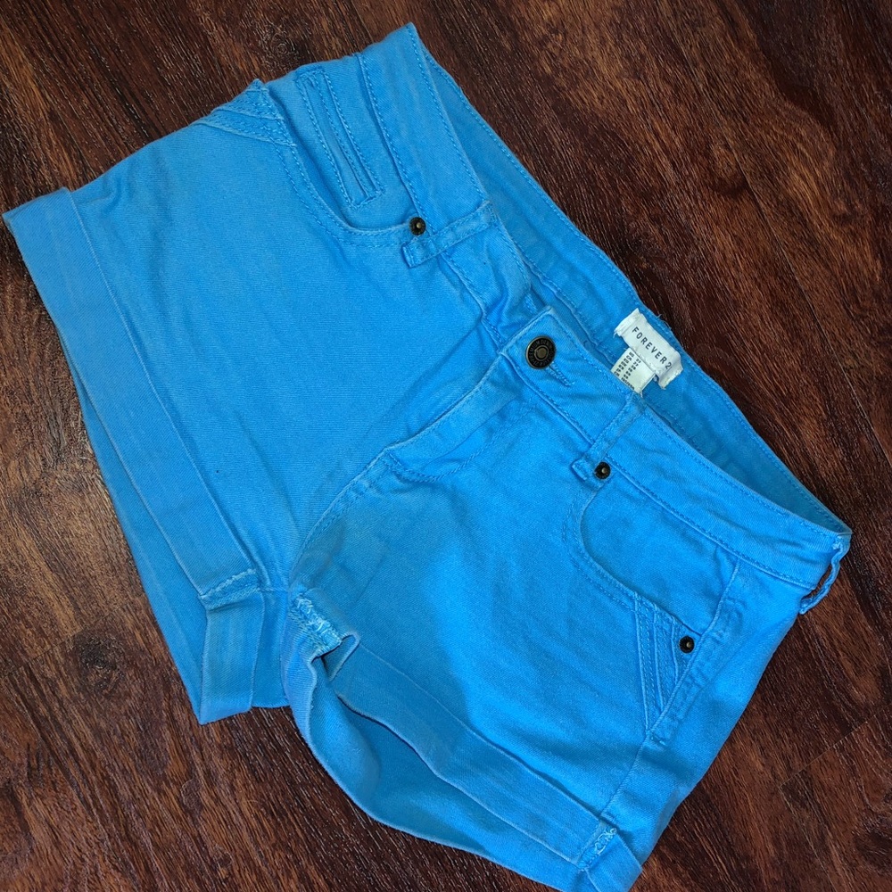 Blue shorts: super stretchy